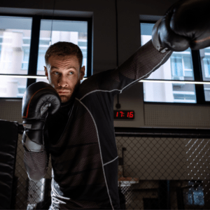 Effektive Shadowboxing-Tipps. Schattenboxen mit richtige Technik